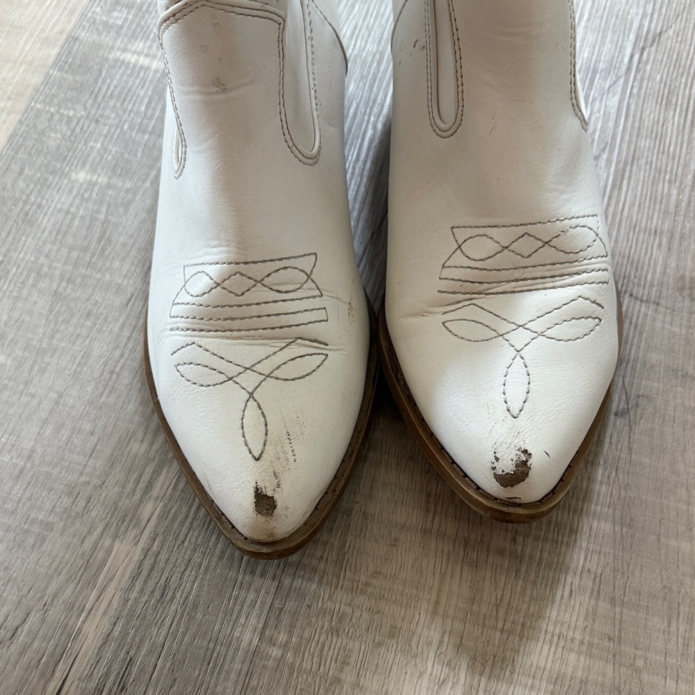 Women's White Cowboy Boots - Picture 2 of 2